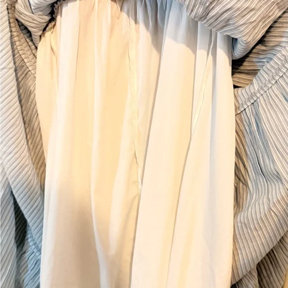 Old Navy Light Blue Striped Maxi Dress - Picture 4 of 4